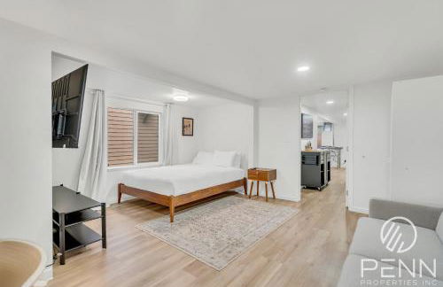 Midtown Gem with Secret Speakeasy - Foto 12