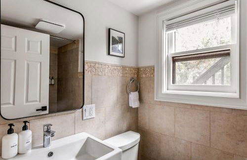 Woodpecker House - Mountain retreat with hot tub - 10 min to skiing in Hunter & Windham - Foto 20