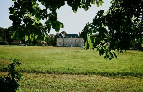 La Breteche-Le château et les dépendances - Photo 49
