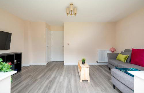 Spacious Milton Keynes Townhouse 2 Designated Parking Spaces Near Centre MK, MK Bowl, Universal Studios & Transport Links Ideal for Families & Contractors - Foto 20