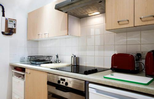 Quiet self contained studio flat near town centre and university - Foto 5