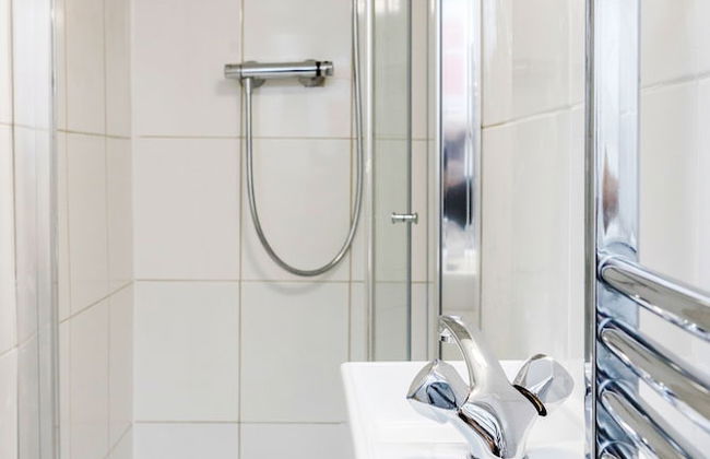 Charming 1-bed Basement Apartment in Lewisham - Foto 18