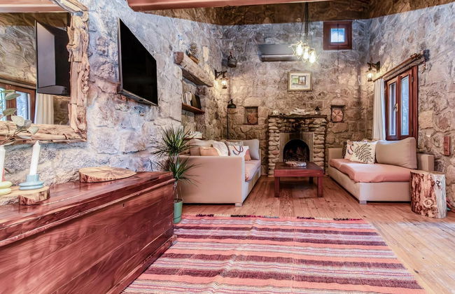 Chic Villa w Fireplace 3 min to Beach in Bodrum - Photo 3