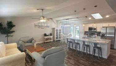 Heated pool with canal views - Foto 5