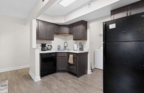 New Seasonal Comfort near USC and Riverwalk Trails - Foto 21