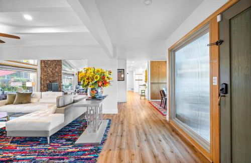 Nature-Inspired Stay with Pool, Fire Pits and More - Foto 68