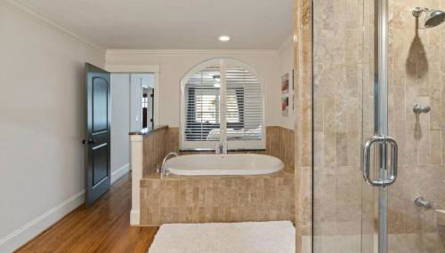 Single Story Fully Fenced Pet Friendly Bungalow in the Arts District - Foto 5