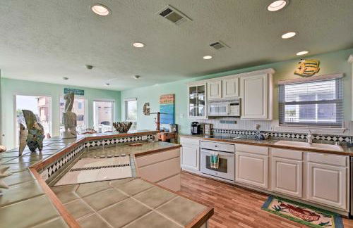 1 Block to Beach Family Getaway in Galveston! - Photo 9