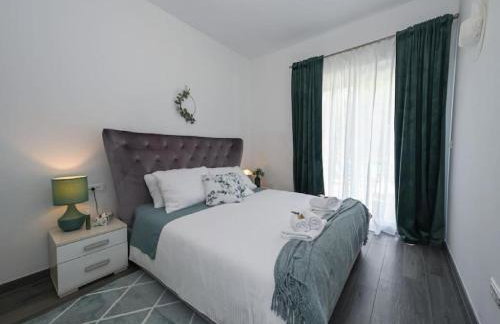 Villa Anita - Five Bedroom Villa with Swimming pool - Photo 36