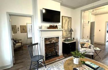 Creole Cottage - 2 Bed, 1 Bath, Pet Friendly with Fee, Walk to Downtown, Grill, Washer & Dryer - Foto 27