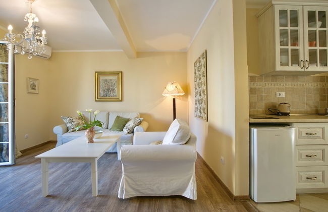 Marinero Apartments - Photo 9