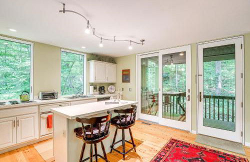 7 Mi to Dtwn Asheville Carriage House with Deck - Photo 8