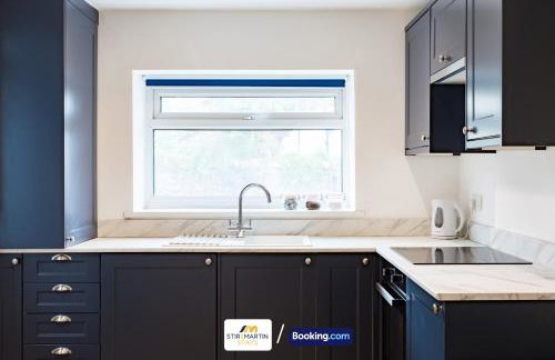 2 Bed Apartment By StirkMartin Stays Short Lets & Serviced Accommodation Cardiff With Free Parking & 7mins to City Centre - Foto 18