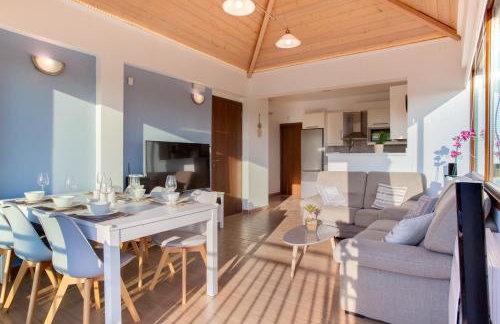 Family seaside Kladissos Villa with private heated pool! - Photo 5