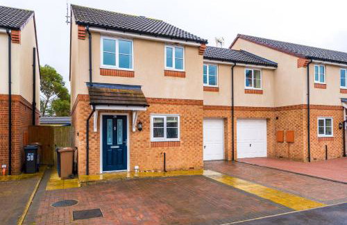 Relaxing 3 Bedroom Chester Home with garden - Photo 48