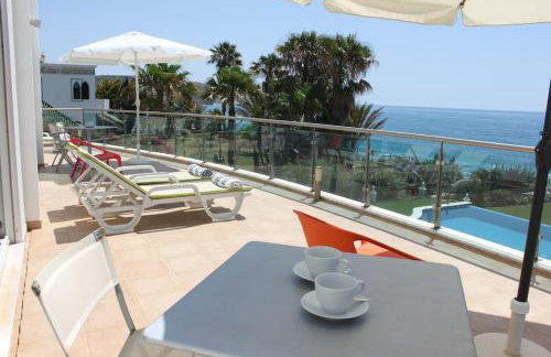 Breathtaking Villa with infinity pool over the sea - Foto 68