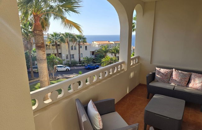 Sun Kissed Vacation Home 3BR Retreat by the Ocean - Foto 2