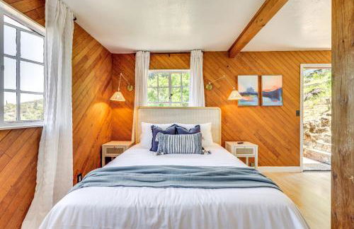 Private Hot Tub with Water Views Lower Lake Getaway - Foto 13