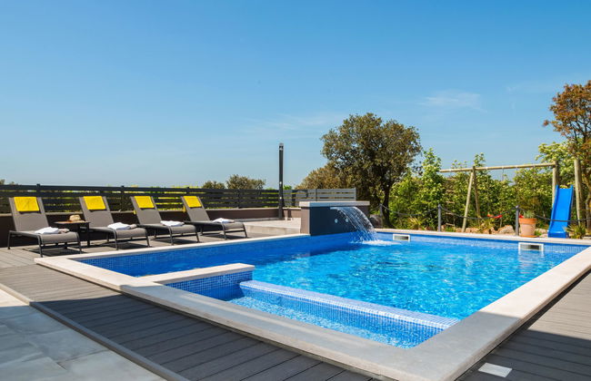 Villa with Swimming Pool, Outdoor Kitchen, Sauna, Hot Tub, Play Area, Sea View - Foto 69