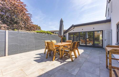 FAMILY FRIENDLY ESCAPE IN ETON, COUNTRYSIDE VIEWS with Hot Tub - By Tempstay - Foto 38