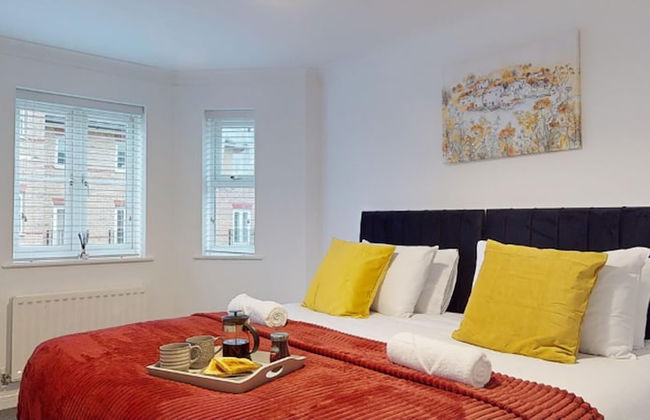 Romford Retreat - Modern 2BR Apartment - Photo 3
