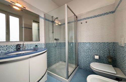 Apartment with swimming pool, lake view, parking - Larihome A72 - Foto 17