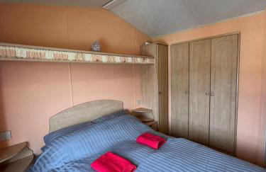 Light and Airy 2 Bedroom Mobile Home - Foto 23