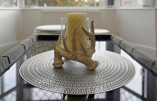 Comfortable 3-Bed Home - Driveway Parking - Foto 23