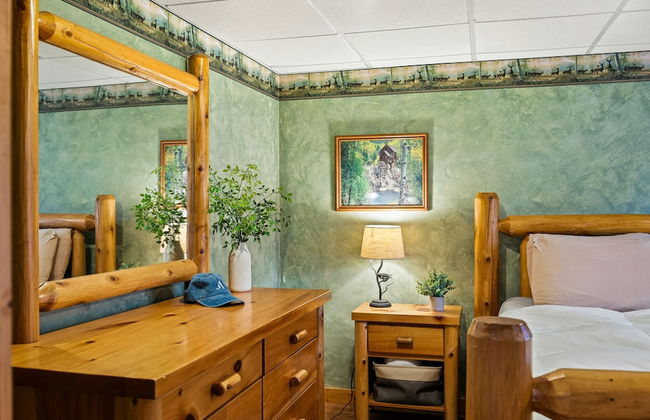 Deer Haven Cabin by Avantstay Waterfront Dock Firepit - Photo 28