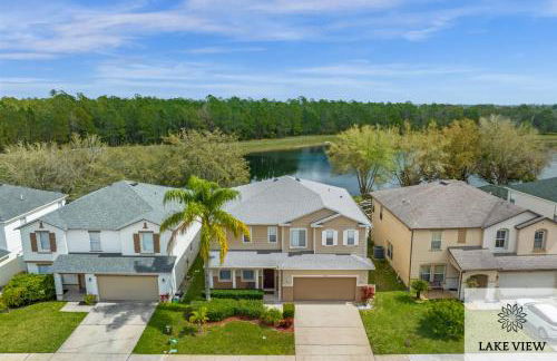 Bluelakeview Luxury Villa with Private Pool & Spa plus Lake Views, BBQ, Games Room - Photo 1