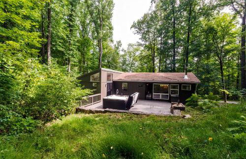Secluded Oasis w Hot Tub, Screened-in Porch, WiFi! - Foto 23