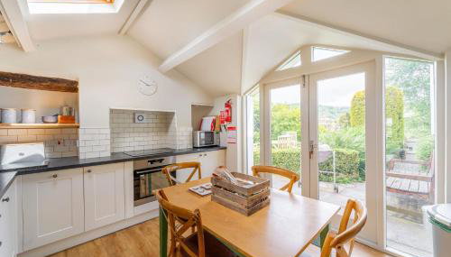 Peacock Cottage - Photo 3