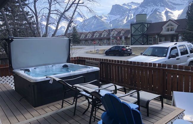 P1 - Private Hot Tub - 3 Bedroom Home - Mountain View - Photo 23