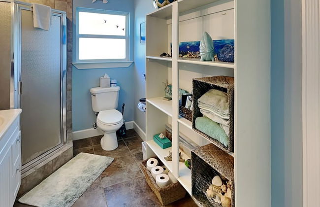 Lighthouse By the Sea - Photo 21