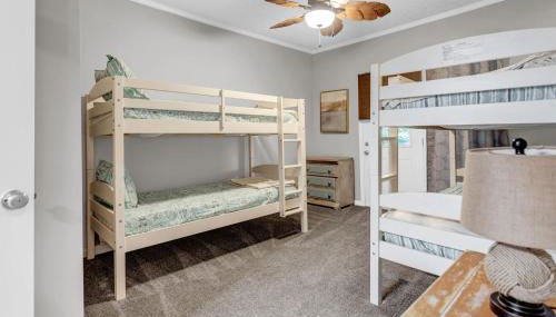 Pet Friendly Group Getaway with Grill and Deck - Foto 5