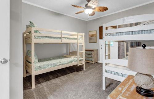 Pet Friendly Group Getaway with Grill and Deck - Foto 5