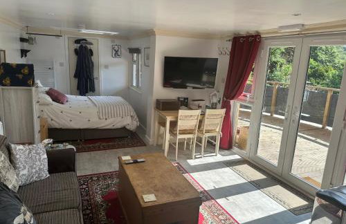 Unique Orchard Lodge for couples with hot tub - Photo 4