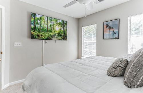 Country Haven - Hot Tub & Pool! Game Room, King Beds, Mins 2 dwtn - Foto 31