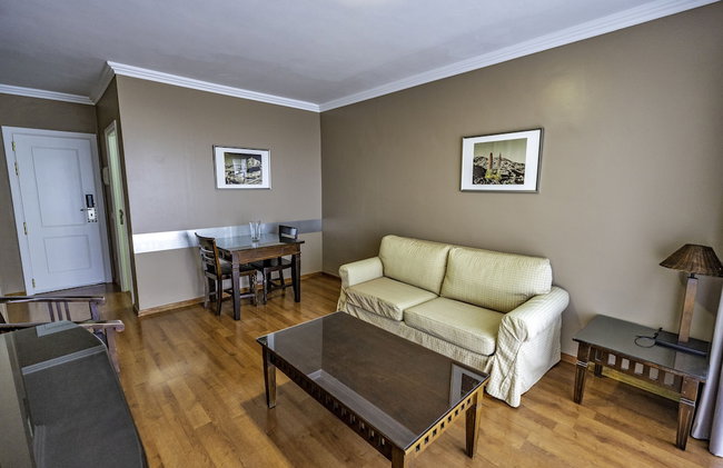 Coral La Quinta Park Suites - Photo 11