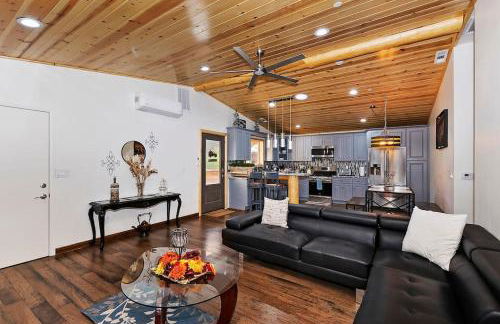 Stylish Elysian Big Bear Cabin w Enclosed backyard - Foto 19