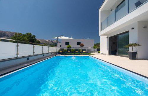 Villa Supernus with Heated Pool - Foto 46