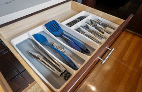 Spacious 3 Bed House near MD Anderson with Free Parking & Wi-Fi - Photo 22