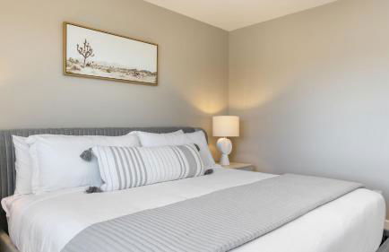 Desert Eden by Avantstay 6BR w/ Ensuite Backyard Oasis w/ Pool & Hot Tub! - Foto 56