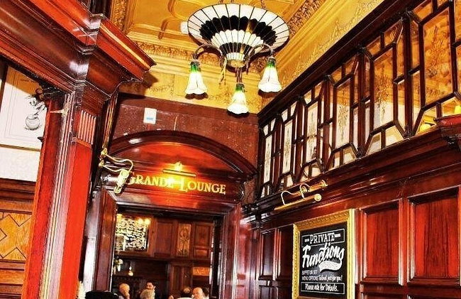 Quirky & Historic Pubs di Liverpool Superbo tour a piedi - Foto 4