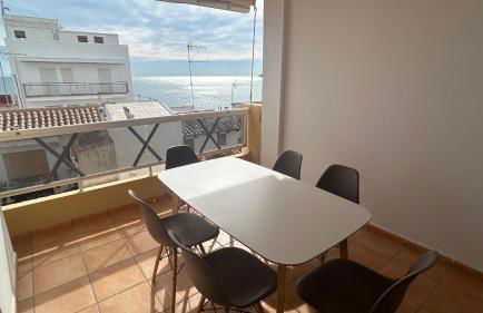 Duplex with spacious terraces and stunning sea views, right next to the beach - Foto 9