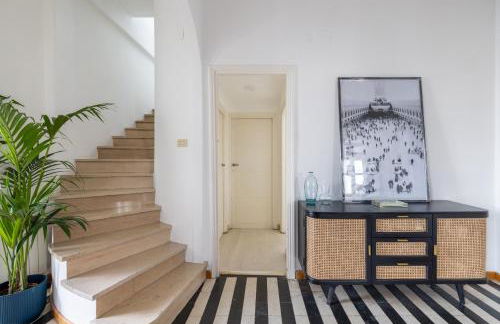 Elegant Penthouse with Terrace - Foto 12