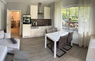 4 Sterne Ferienwohnung Schlossblick Sauna Pool Whirlpool pri - Foto 25