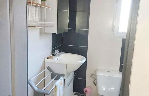 Appartement accueillant à Penne-d'Agenais - 32 m² - Terrasse - Foto 7