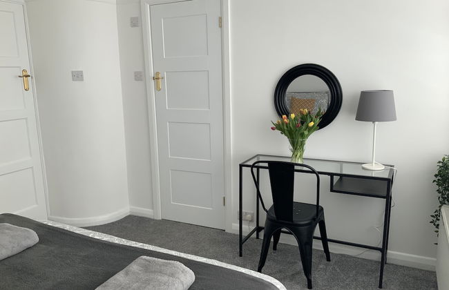 4 Bedroom House By Your Stay Solutions Short Lets & Serviced Accommodation Southampton With Terrace & Garden - Foto 6