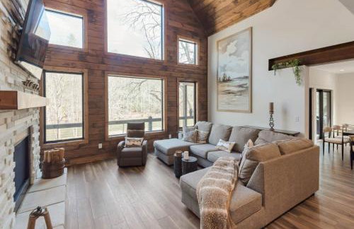 Lux Riverfront Retreat- Hot Tub, Game Room, Views! - Photo 9